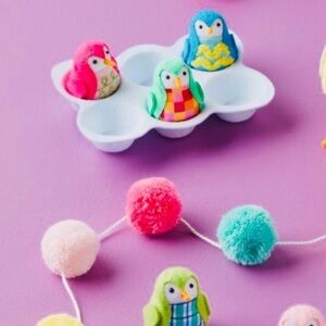 NEW Target Spritz Featherly Friends in Egg Carton
